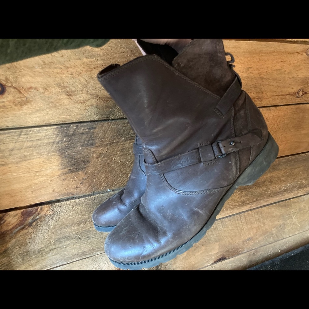Teva boots